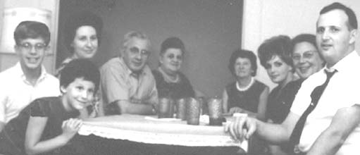 Faberman clan around the table at Max's