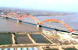 tianjinbridge15k.jpg (14472 bytes)