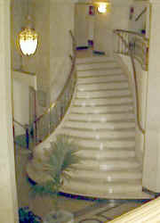 1-stair-24-cropped-narrow-light.jpg (25514 bytes)