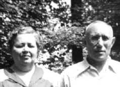 dora-carl-trees-16.jpg (17201 bytes)
