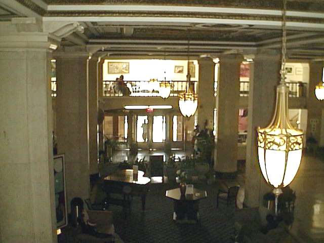 lobby-36.jpg (36944 bytes)