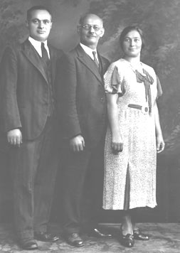 The Gelmans' children in America 