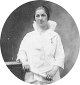 Dora-grad-toc6k.jpg (6085 bytes)