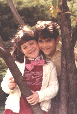 Lori-Ryan-small-27k-high.jpg (27077 bytes)