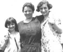 Fannie-Tess-Mollie-10K.jpg (10347 bytes)