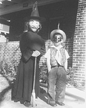 Halloween-12k-170-213.jpg (11296 bytes)